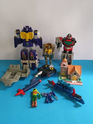 Διάφορα μεταχειρισμένα parts παιχνιδιών με Power Rangers, Transformers, Polly Pocket