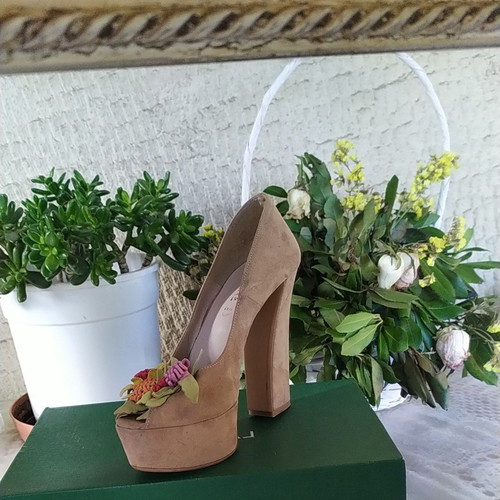 Efetti pumps size 39 used, beige velvet