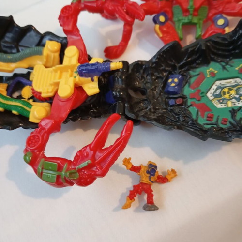 Mighty Max Stings Scorpion Doom Zones series used, complete set