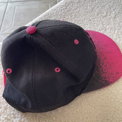 Jockey hat like new, black and pink