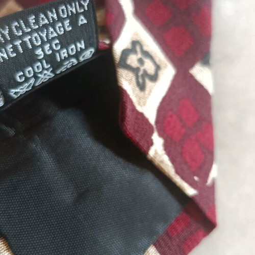 Hugo Boss Vintage Silk Tie like new, burgundy with beige geometric pattern