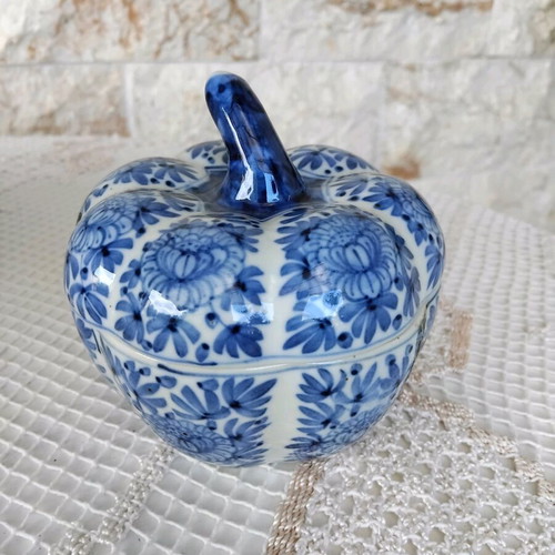 Vintage porcelain pumpkin-shaped container like new