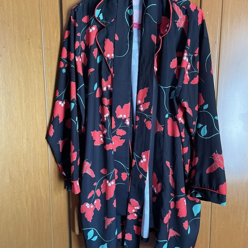 Karavan kimono set s/m black and red like new