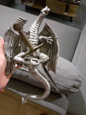 Dragon figure like new
