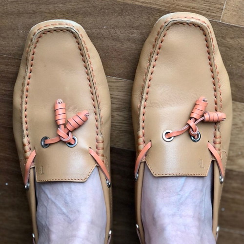 Tod’s Gommino leather moccasins used, beige with orange laces size 39