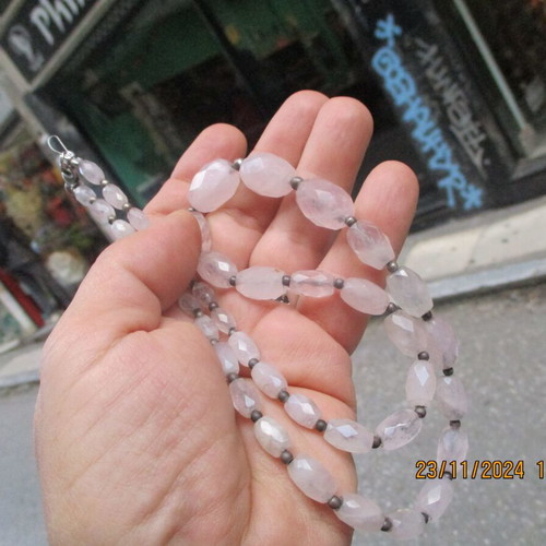 Rose faceted graduated quartz necklace like new with silver elements