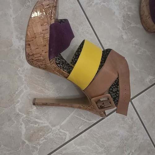 Jessica Simpson women's sandals new, leather and suede, size 40, purple and yellow
