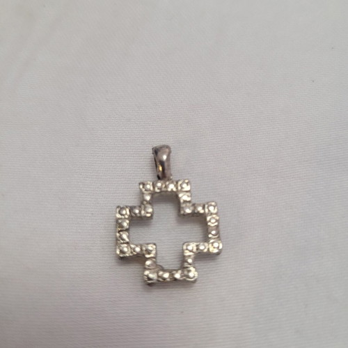 Cross pendant for necklace