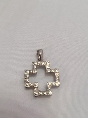 Cross pendant for necklace
