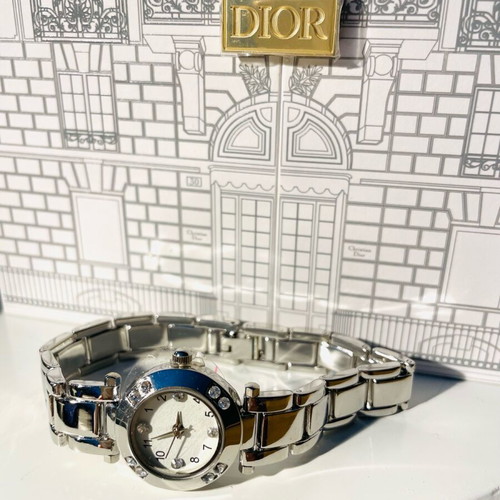 Women's watch with bracelet and stones new, silver