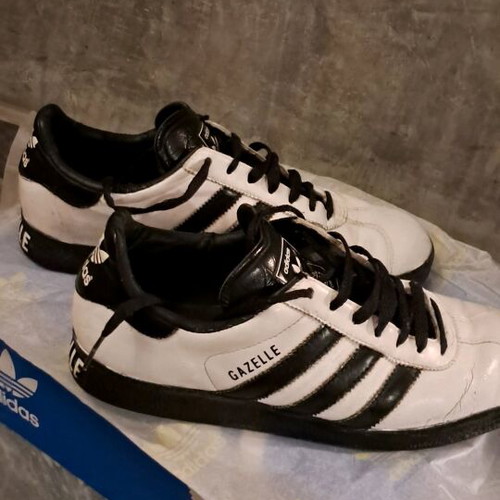 Adidas Vantage men's athletic shoes used, size 41.5, white