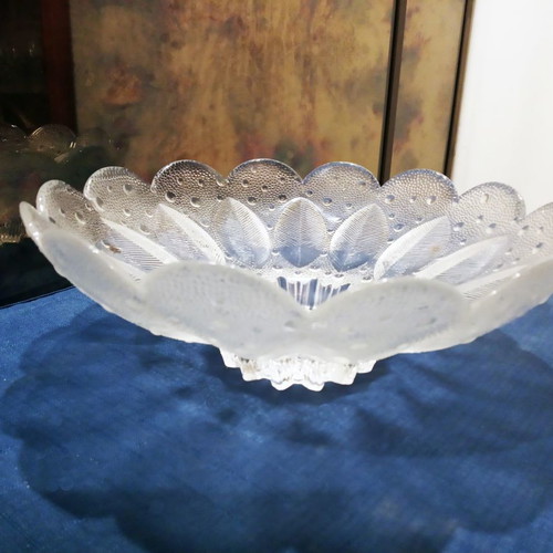 Crystal antique large bowl with scalloped edge and floral motifs