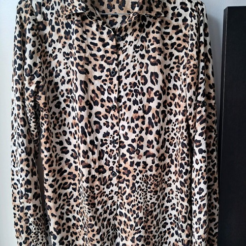 Shirt small leopard like new