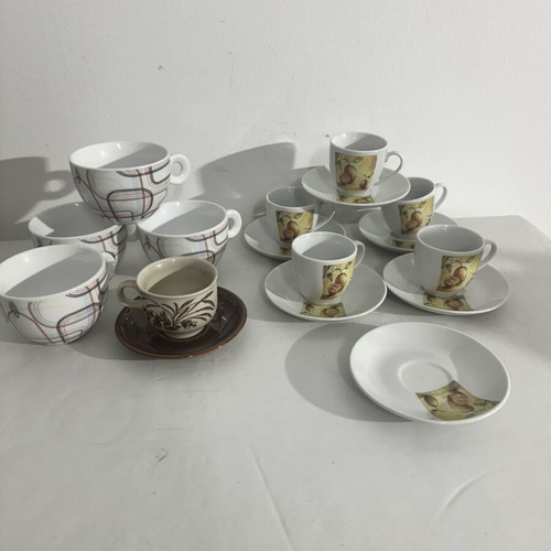 Set of 17 cups and mugs