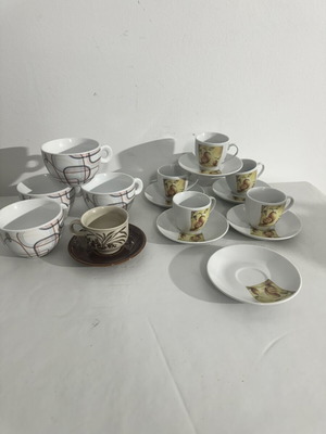 Set of 17 cups and mugs