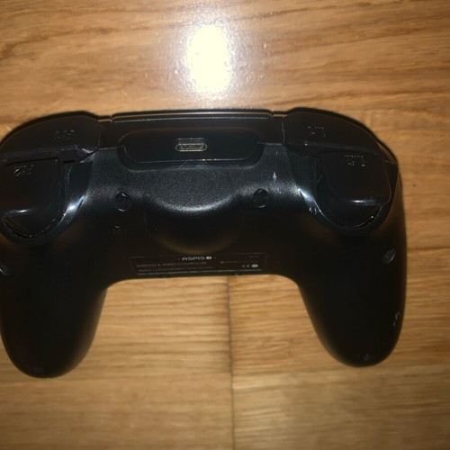 PS4 controller used, with non-working L1 and R1 buttons