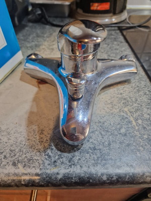 Wall-Mounted Bathtub Faucet