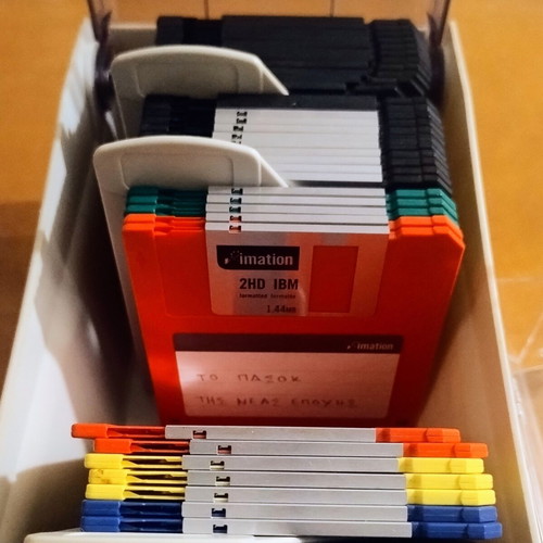 Pack of 2 cases with 43 floppy disks 3.5" vintage