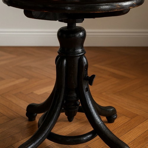 Viennese piano stool refurbished, circa 1900
