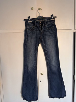 Τζιν American Eagle μεταχειρισμένο, καμπάνα, μέγεθος small, μπλε
