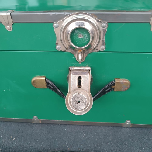 Metal trunk used green 40x76x31 cm