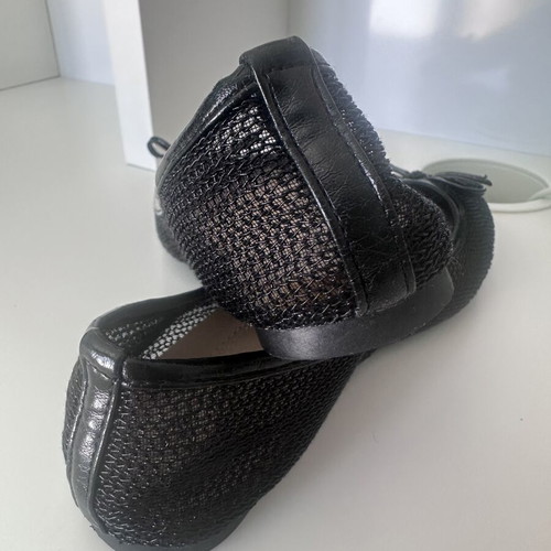 Girls' black ballerinas size 32 used, lightweight with bow