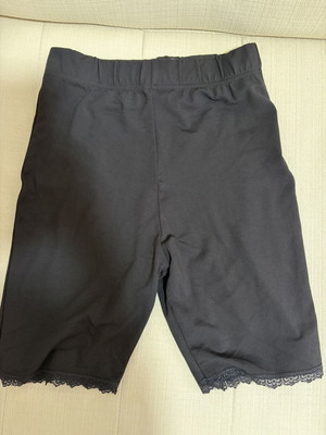Karavan elastic shorts small, like new, black