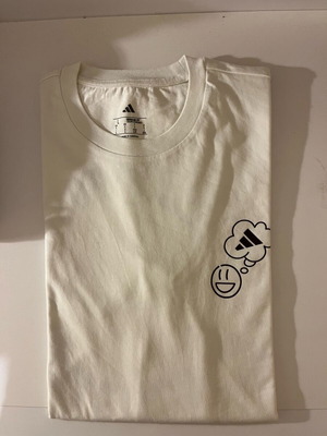 Adidas t shirt large new, white with iconic print