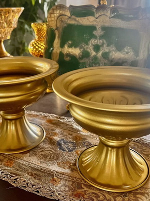 Vintage gold metal vases/caspo and flowerpots elegant pair 16cm