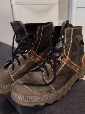 Roberto Cavalli boots limited edition 100% leather size 37 like new
