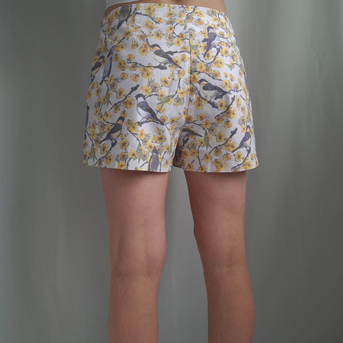 Desigual women's floral shorts with embroidered butterflies, size 40 M/L W30"