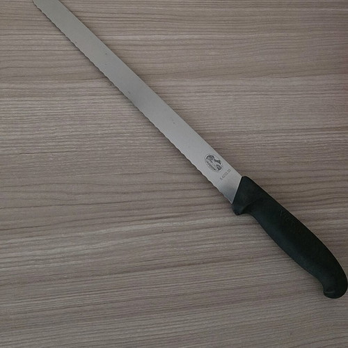 Victorinox Fibrox Professional Bread Knife 30cm used
