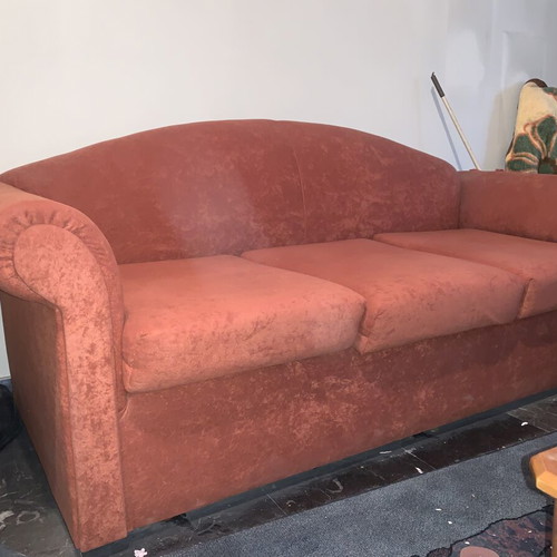 Living room furniture set like new, three-seater sofa and two armchairs in velvet