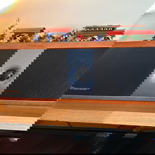 Ραδιοενισχυτής Sherwood 4 καναλιών και μεταχειρισμένα ηχεία Pioneer 80 watt