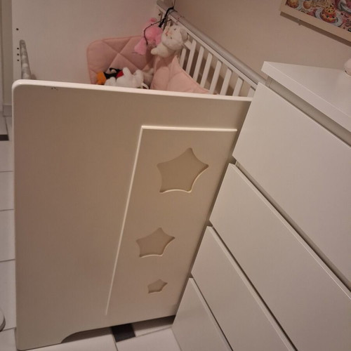 Convertible crib with mattress and waterproof protectors