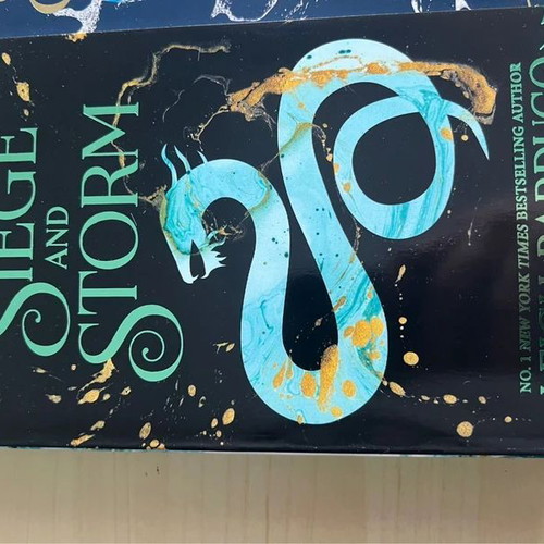 Shadow and Bone Trilogy used Greek edition by Leigh Bardugo