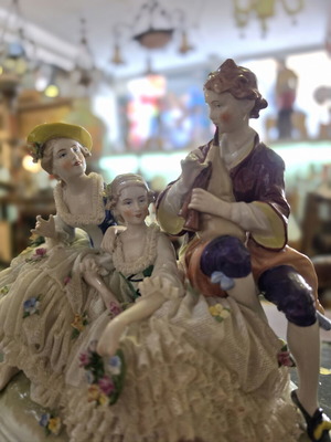 Unterweißbach porcelain composition used, Rococo music scene