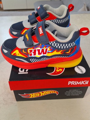 Primigi Hot Wheels Athletic Shoes Size 28 New with Lights