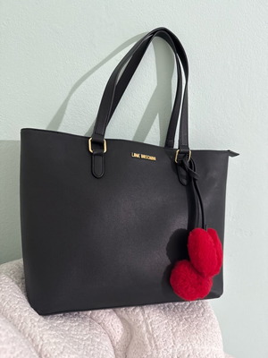 Love Moschino αυθεντική μαύρη τσάντα ώμου.