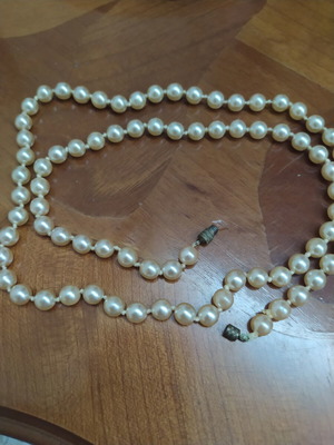Vintage necklace with pearls, like new