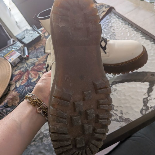 White women's ankle boots size 40 with zipper and chunky sole