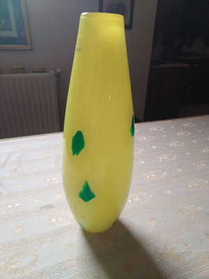Cotisso Murano collectible vase new, yellow glass