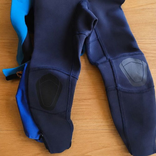 Olaian 2.2 mm Kids Full Wetsuit like new, size 8 years