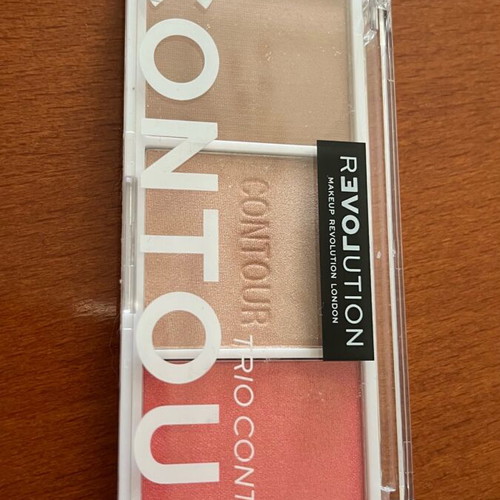 Cosmetics new, essence lip shiny gloss and Revolution palette trio contour
