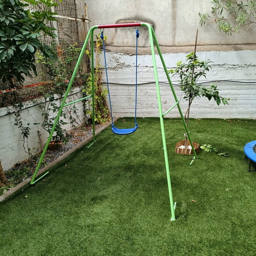 Garden swing like new with baby seat