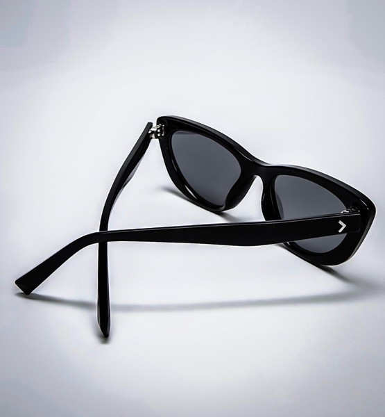 Kendall+Kylie Alessia Sunglasses