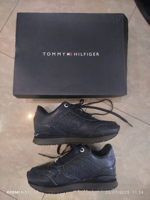 Tommy Hilfiger sneakers μπλε σκούρο, νούμερο 39, σε πολύ καλή κατάσταση