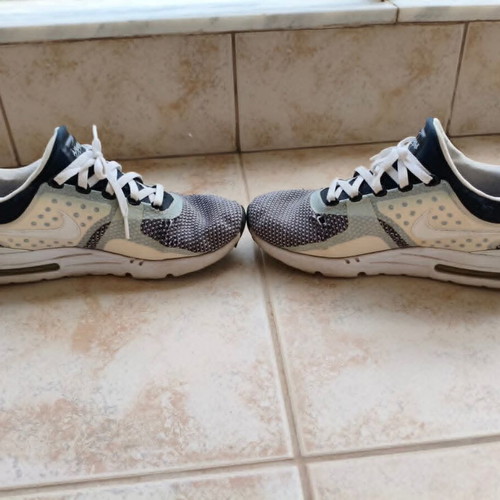 Nike Air Max used black and white sneakers size 46