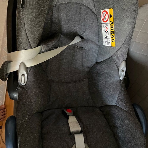 Maxi-Cosi Cabrio Fix car seat like new, rear-facing 0-13 kg