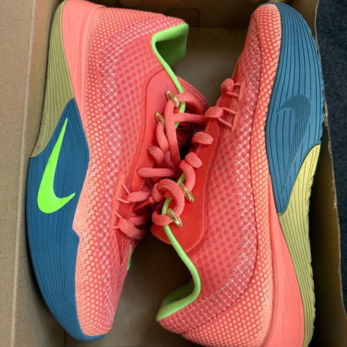 Nike Street Flare Wild Mango athletic shoes like new, size 44